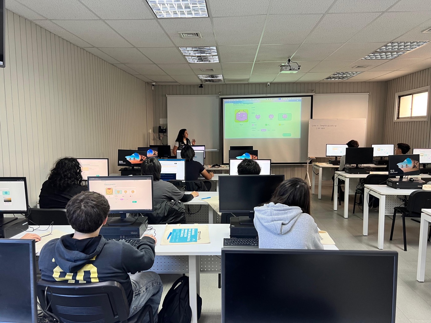 Computer lab class